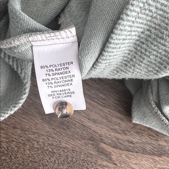 Great condition button down - Picture 4 of 7